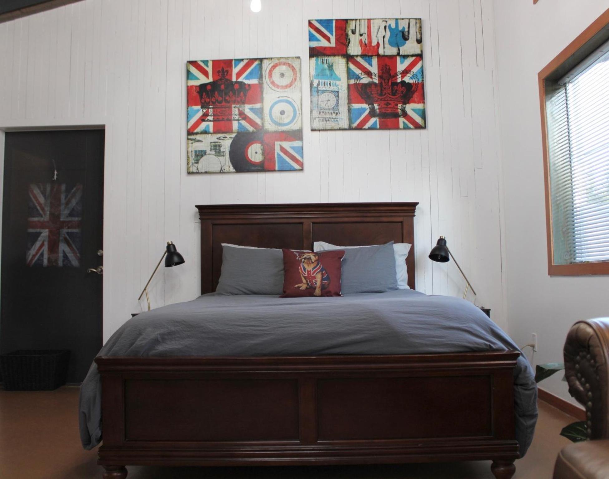 Private Bright Modern Studio! Queen Bed ! Victoria Exterior photo
